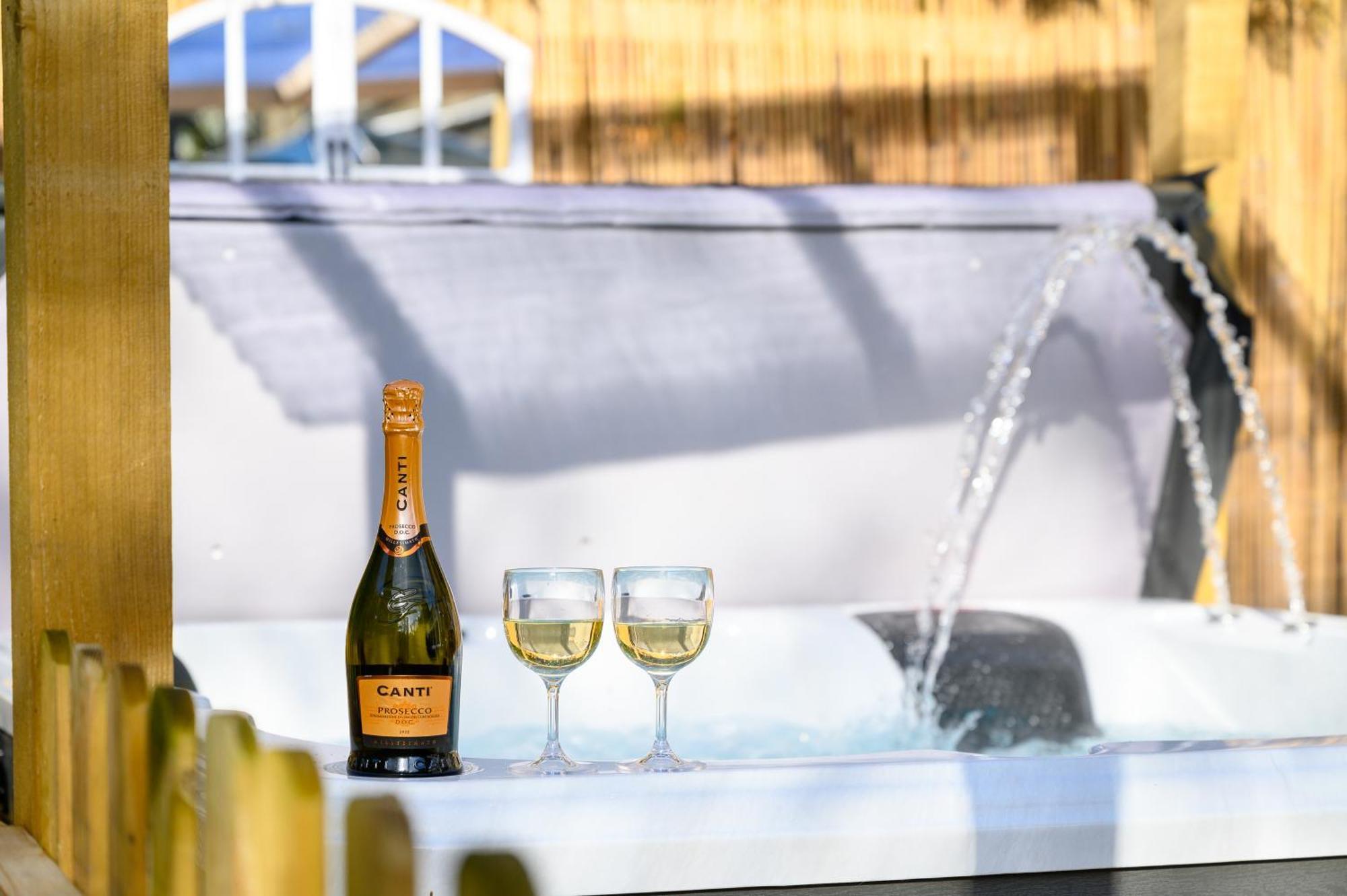 Relax At Little Hawkcliffe Steeton Exterior foto